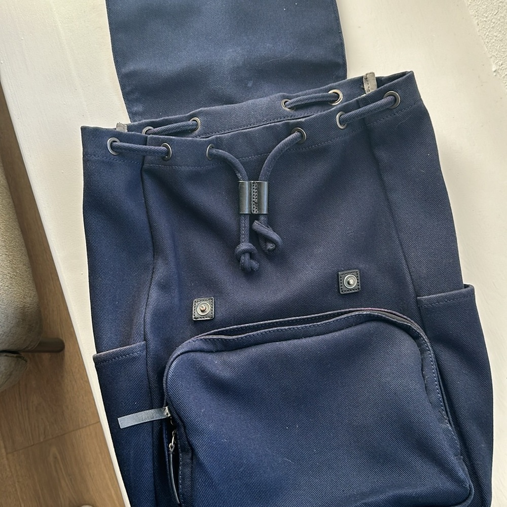 Everlane Modern Snap Backpack Navy - Picture 4 of 8
